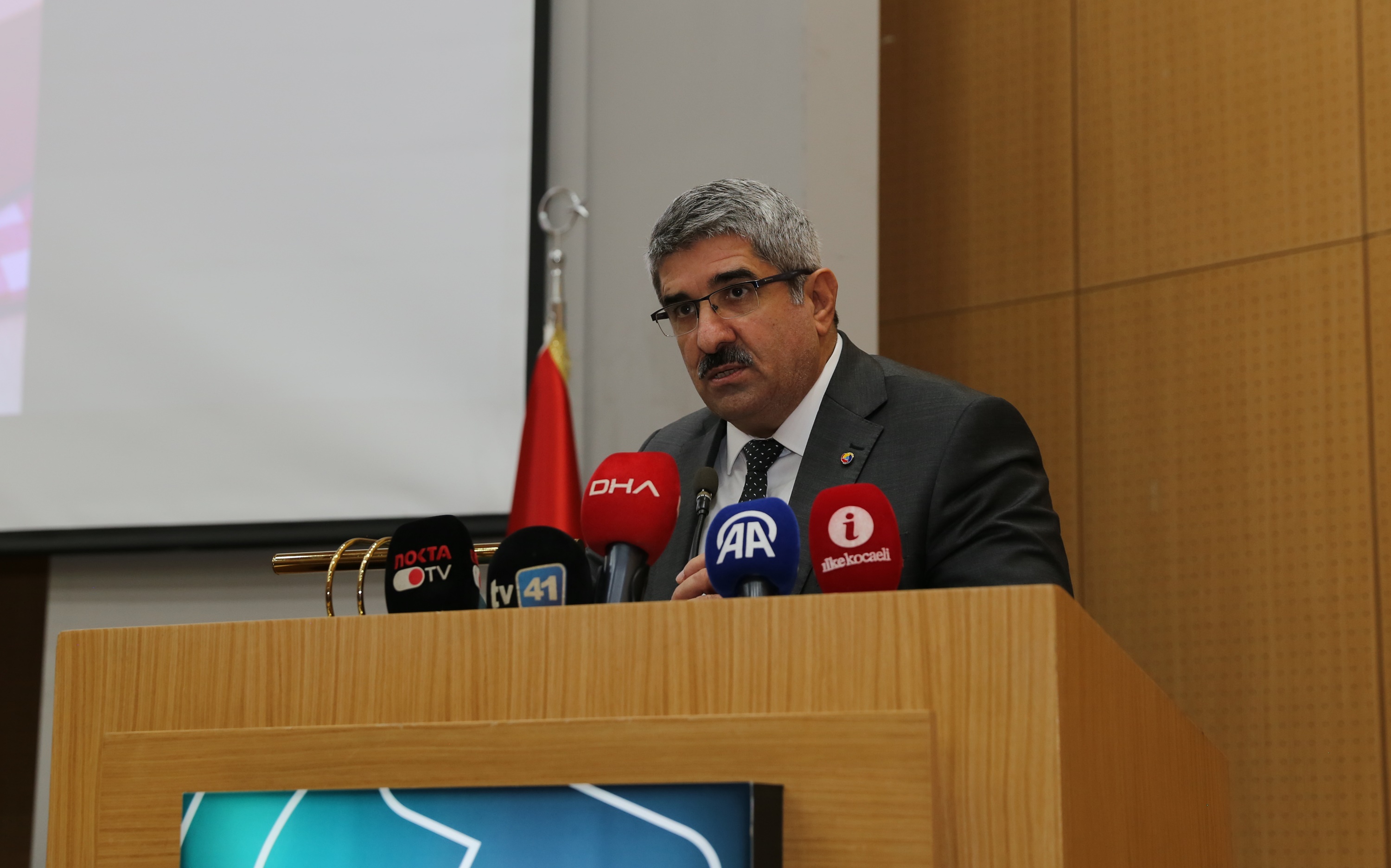 Hisarcıklıoğlu'ndan Kandıra Belediye Başkanı Adnan Turan'a: İş dünyası vizyonuyla Kandıramızın marka değerini artırdı | Kocaeli Ticaret Odası - Kocaeli Chamber Of Commerce